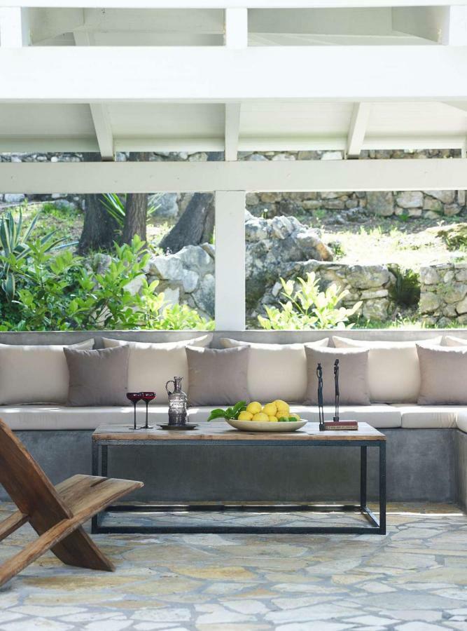 Villa Ioli- Beachfront Luxury Residence イグメニツァ エクステリア 写真